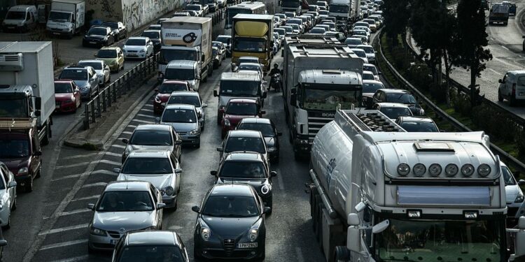 Τροχαίο στον Κηφισό, μποτιλιάρισμα στο ρεύμα ανόδου