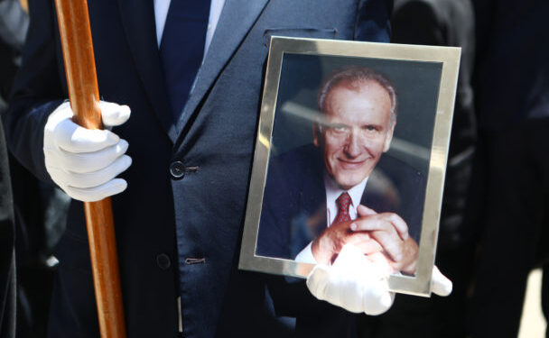 Χρήστος Ροκόφυλλος: Αυτή την ώρα το τελευταίο «αντίο» στον πρώην υπουργό του ΠΑΣΟΚ