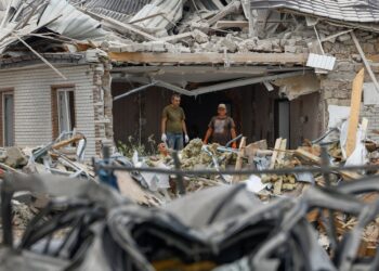 Τουλάχιστον τρεις νεκροί από ρωσικές αεροπορικές επιδρομές στο Κίεβο