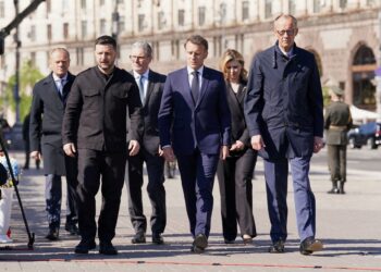 Αυστηρότερες κυρώσεις αν η Μόσχα απορρίψει την εκεχειρία , λένε Μακρόν και Μερτς