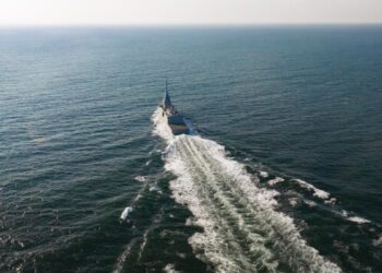 Frigate “Kimon” heads to open sea for trials – See photos of the first Greek Belharra at sea