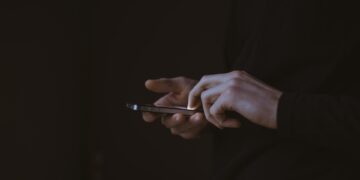 Δάσκαλος παρενόχλησε σεξουαλικά 11χρονη μαθήτριά του με άσεμνα μηνύματα