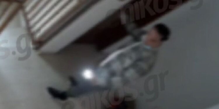 Βίντεο ντοκουμέντα από τα μέλη της συμμορίας που παρίσταναν τους ενοικιαστές και «άδειαζαν» σπίτια