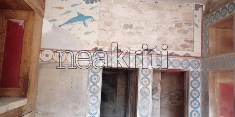 Κρήτη: Κατέρρευσε από τους θυελλώδεις ανέμους η ιστορική τοιχογραφία με τα δελφίνια στο Ανάκτορο της Κνωσού
