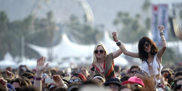 Οι Αμερικανοί χρεώνονται για να αγοράσουν εισιτήρια για συναυλίες