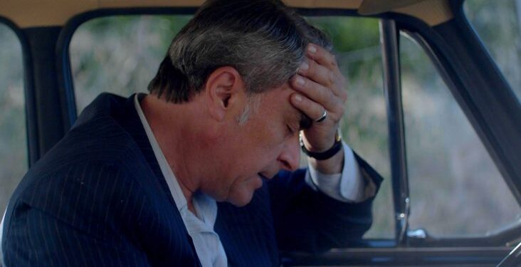 Ο Κυριάκος αναζητά απεγνωσμένα τη γυναίκα του