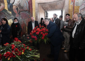 Κουτσούμπας από Βερολίνο: Τιμάμε τα εκατομμύρια νεκρούς του μεγάλου αντιφασιστικού αγώνα