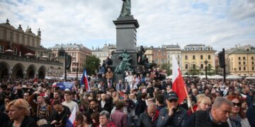 Απόπειρα ανάμειξης στις προεδρικές εκλογές με ξένη χρηματοδότηση καταγγέλλει η Βαρσοβία
