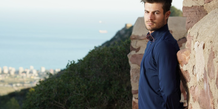 Ακύρωσε τον γάμο επειδή η αρραβωνιαστικιά του θέλει να ελέγχει τα οικονομικά του