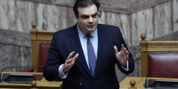 Η Ελλάδα σχεδιάζει να αποπληρώσει τα δάνεια από το πρώτο πρόγραμμα διάσωσης 10 χρόνια νωρίτερα