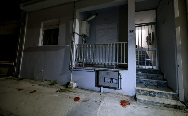 Λάρισα: Προθεσμία για να απολογηθεί την Παρασκευή έλαβε ο 22χρονος ξάδελφος του μητροκτόνου