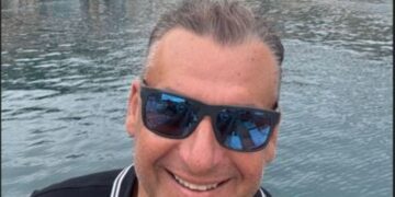 Απόδραση με τους γιους του για το Σαββατοκύριακο στην Ύδρα