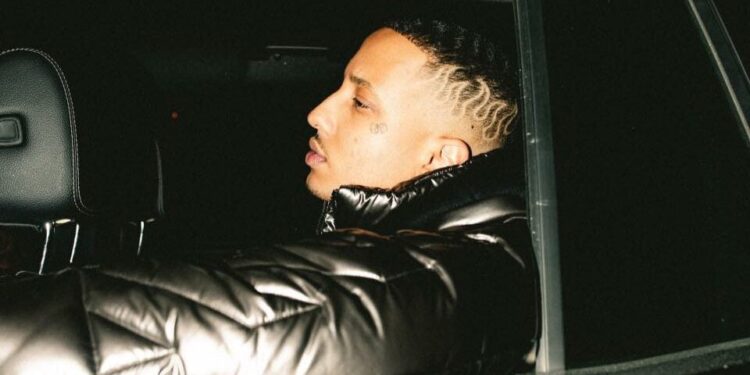 Αλλάζει τους μισαναπηρικούς στίχους μετά τις σφοδρές αντιδράσεις