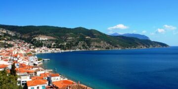 Ρωγμές σε σπίτια και κλειστά σχολεία