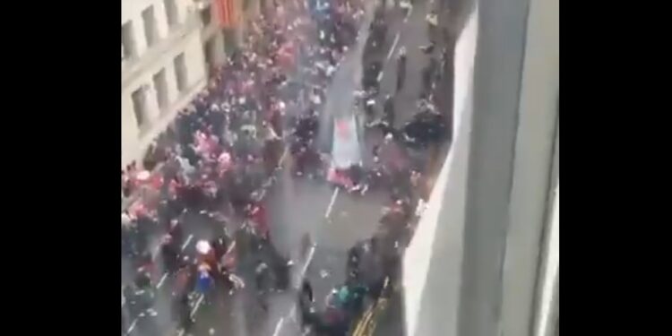 Λίβερπουλ: Η ανακοίνωση της ομάδας για το σοκαριστικό συμβάν με το αυτοκίνητο