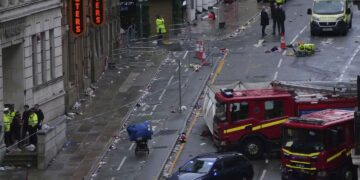 Λίβερπουλ: Τουλάχιστον 27 τραυματίες στην παρέλαση της ομάδας όταν αυτοκίνητο έπεσε σε οπαδούς