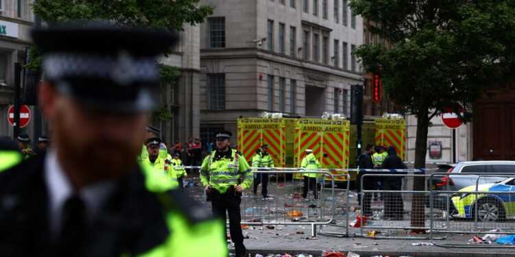 Αυτοκίνητο έπεσε σε πεζούς μετά την παρέλαση της ομάδας