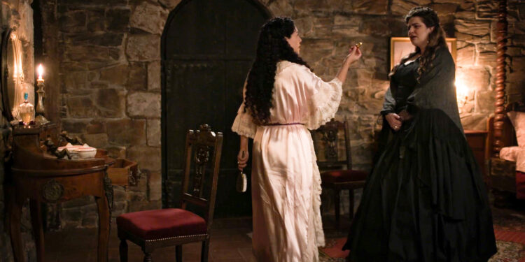 Η Ρενάτα επιτίθεται στην Πανδώρα