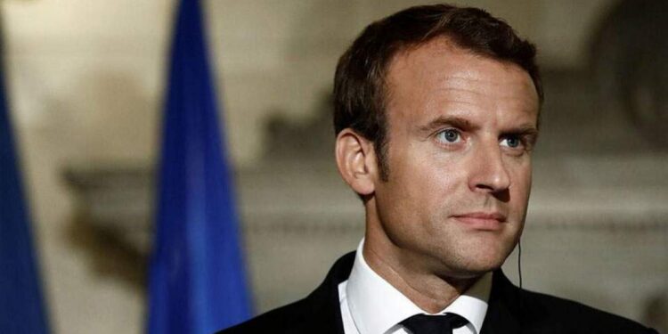 Ο Εμανουέλ Μακρόν έδωσε συγχαρητήρια στον Νικουσόρ Νταν και υποσχέθηκε συνεργασία