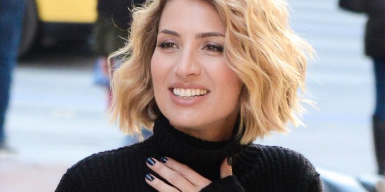 Ατύχημα για την Μαρία Ηλιάκη – Οι φωτογραφίες μέσα από το νοσοκομείο