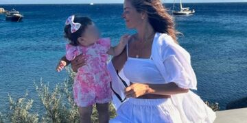 Συγκινεί η Μαρία Μενούνος: «Η Αθηνά είναι ο λόγος που είμαι τόσο αφοσιωμένη στη θεραπεία μου»