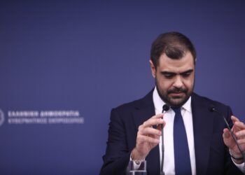 Επίθεση Μαρινάκη κατά Ανδρουλάκη με αφορμή το πόρισμα για τα Τέμπη: «Βαρύτατα εκτεθειμένος»