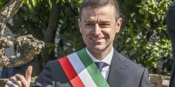 Ιταλία: Συνελήφθη ο δήμαρχος του Σορέντο για χρηματισμό