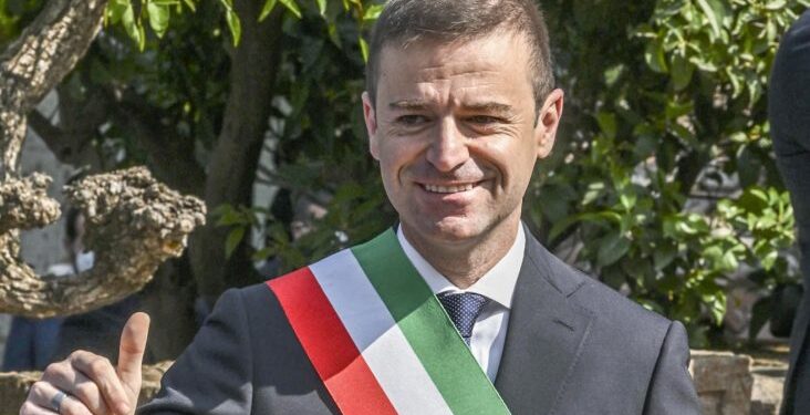 Ιταλία: Συνελήφθη ο δήμαρχος του Σορέντο για χρηματισμό