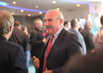 Ποινική δίωξη για κακούργημα εις βάρος του