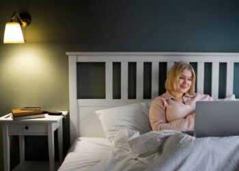 Εάν κοιμάστε την ίδια ώρα κάθε βράδυ, ακόμα και τα Σαββατοκύριακα, πιθανότατα έχετε αυτά τα 7 χαρακτηριστικά