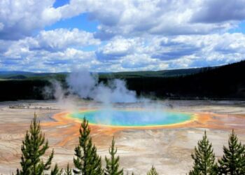 Οι επιστήμονες εντόπισαν το «καπάκι» που εμποδίζει την έκρηξη του υπερηφαιστείου