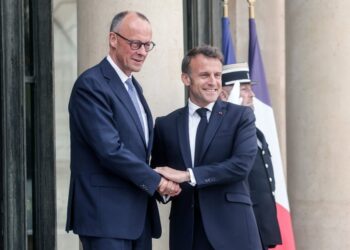 Συνάντηση Μερτς – Μακρόν στο Παρίσι: Κοινό συμβούλιο άμυνας και ασφάλειας συστήνουν Γαλλία και Γερμανία