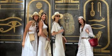 Χρύσα Μιχαλοπούλου: Βρέθηκε με τις φίλες της στο Κάιρο