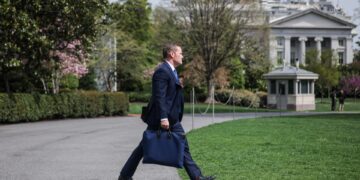 Το «γεράκι» που δεν ταίριαζε στον Τραμπ