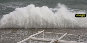 Κύματα ύψους 10 μέτρων «χτύπησαν» την Μύκονο