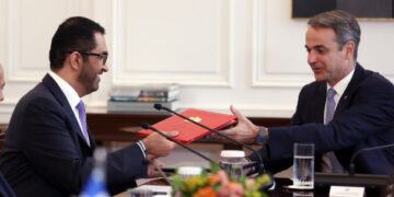 Μητσοτάκης: Συνάντηση με τον υπουργό Βιομηχανίας των ΗΑΕ