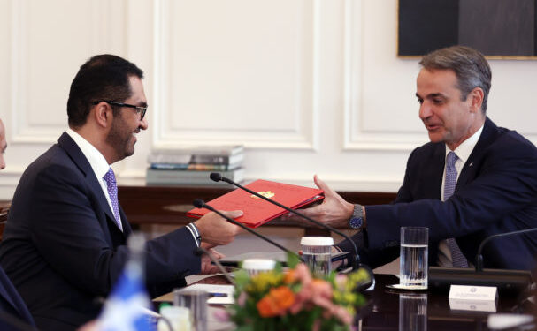 Μητσοτάκης: Συνάντηση με τον υπουργό Βιομηχανίας των ΗΑΕ