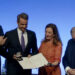 Berlin: Mitsotakis’ award for Greece’s economic progress – “This recognition belongs to the Greek people”