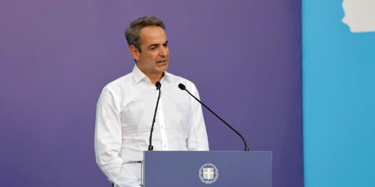 Το ελληνικό δημόσιο πρέπει να υπηρετεί τους πολίτες και όχι τον εαυτό του