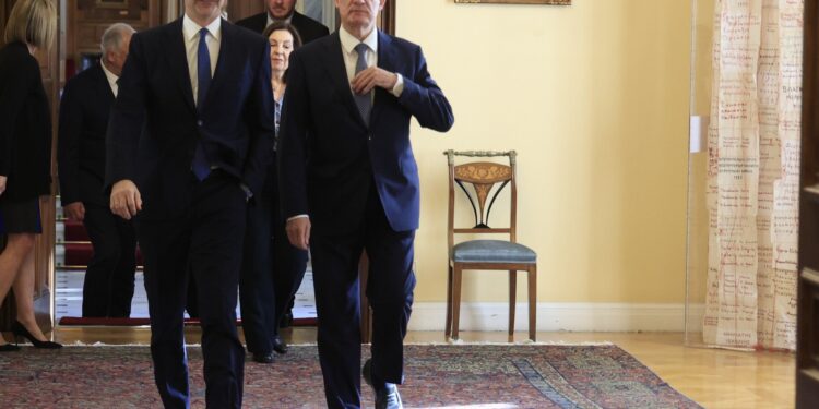 Συνάντηση Μητσοτάκη – Τασούλα στο Προεδρικό Μέγαρο