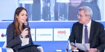 «Να συνυπάρχουν η καριέρα και η οικογένεια»