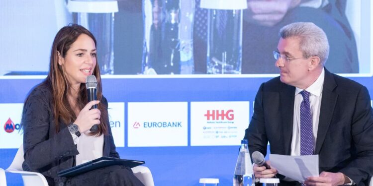 «Να συνυπάρχουν η καριέρα και η οικογένεια»