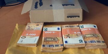 Ηλικιωμένος έριξε σε κάδο ανακύκλωσης ηλεκτρονικών συσκευών κουτί modem που περιείχε… 20.000 ευρώ