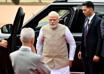 «Πνίγει» το Πακιστάν κόβοντας το νερό των ποταμών