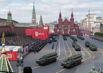 Η παρέλαση στη Μόσχα προκάλεσε εκνευρισμό στην Ευρώπη