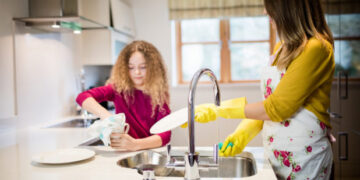 Οι άνθρωποι που πλένουν τα πιάτα αμέσως μετά το φαγητό, συνήθως διαθέτουν 7 χαρακτηριστικά