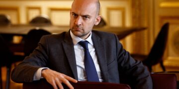 Μετά από αίτημα των ηγετών, η Κομισιόν επεξεργάζεται αυστηρότερες κυρώσεις κατά της Ρωσίας