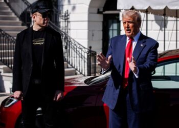 NYT: Ο Έλον Μασκ έπαιρνε κεταμίνη, έκσταση και «μαγικά μανιτάρια» όσο ήταν στο πλευρό του Τραμπ