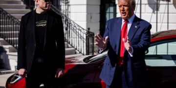 NYT: Ο Έλον Μασκ έπαιρνε κεταμίνη, έκσταση και «μαγικά μανιτάρια» όσο ήταν στο πλευρό του Τραμπ