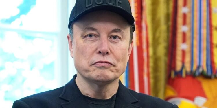 ΗΠΑ: Με μαυρισμένο μάτι εμφανίστηκε ο Έλον Μασκ στην αποχαιρετιστήρια συνέντευξη Τύπου με τον Ντόναλτ Τραμπ